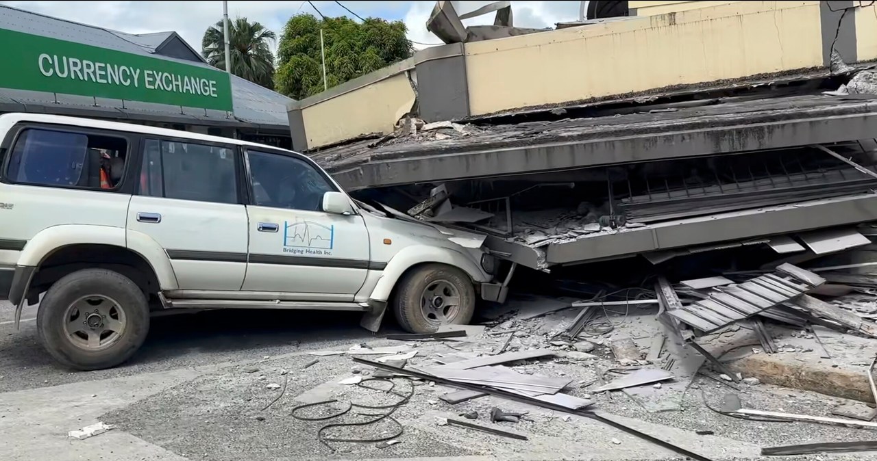 Ofiary śmiertelne i poważne szkody. Krajobraz po trzęsieniu ziemi w Vanuatu