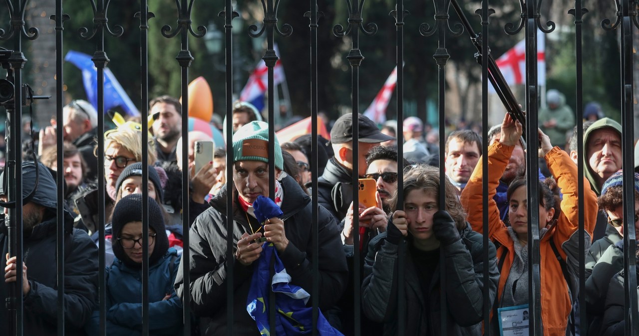 Kawelaszwili zaprzysiężony na prezydenta Gruzji. Pod parlamentem trwają protesty