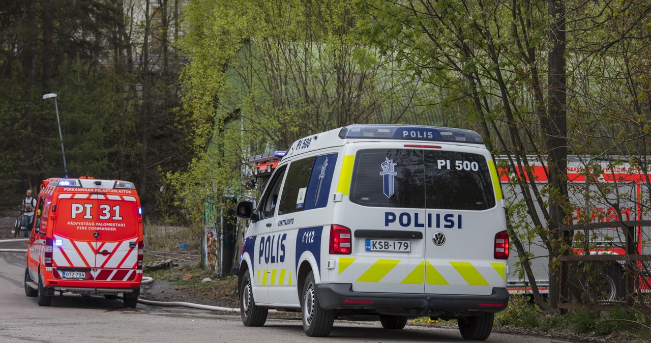 Auto przebiło bariery i wpadło do wody. Tragedia w Finlandii