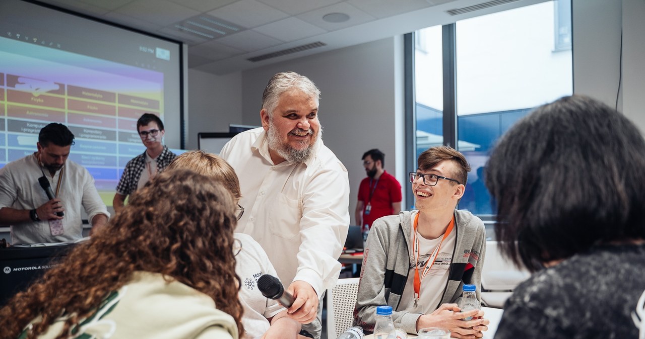 Młodzi programują przyszłość! Ruszył nabór szkół do Motorola Solutions Science Cup