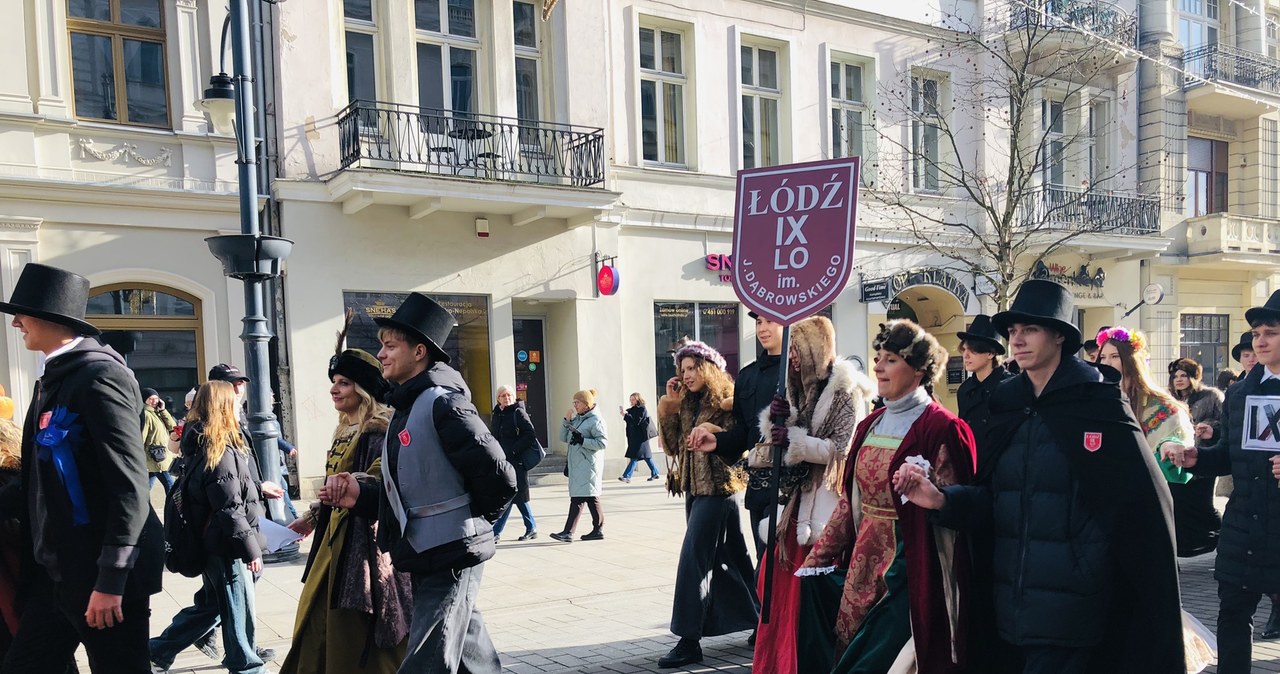 ​Polonez na Piotrkowskiej. Łódź tańczy razem z maturzystami