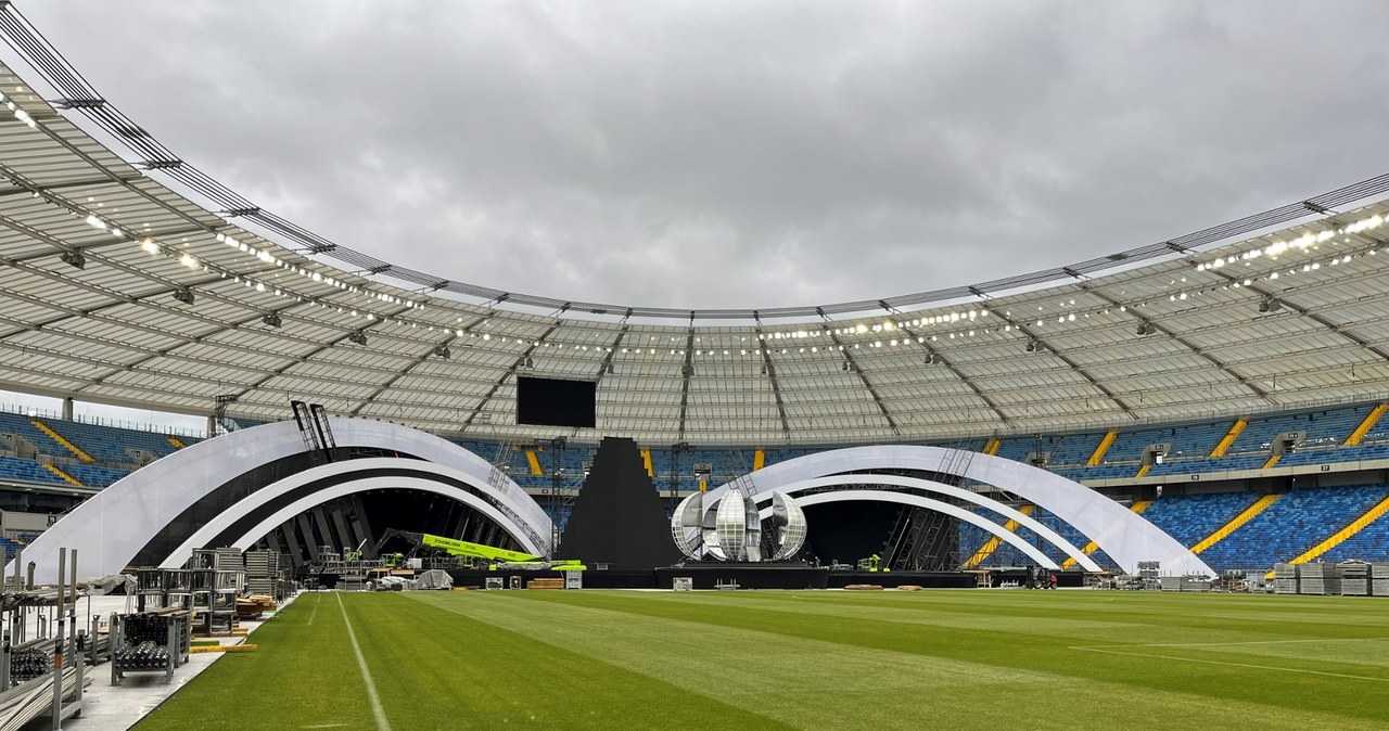 Sylwester z Dwójką na Stadionie Śląskim. Podwójna scena już powstaje