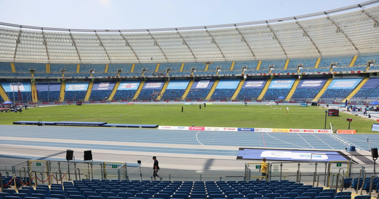 Sylwester z Dwójką na Stadionie Śląskim. Specjalne rozkłady i bezpłatny transport dla uczestników