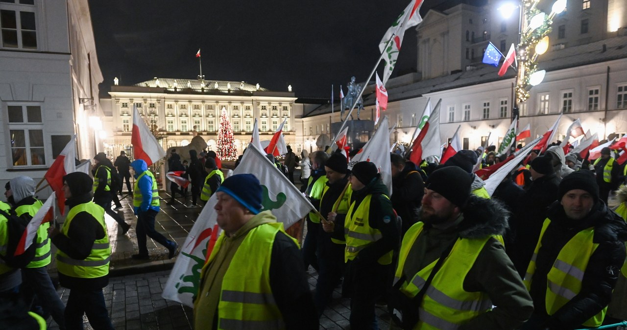 "Precz z zielonym ładem - zbrodniczym dla Polski układem". Protest rolników w Warszawie