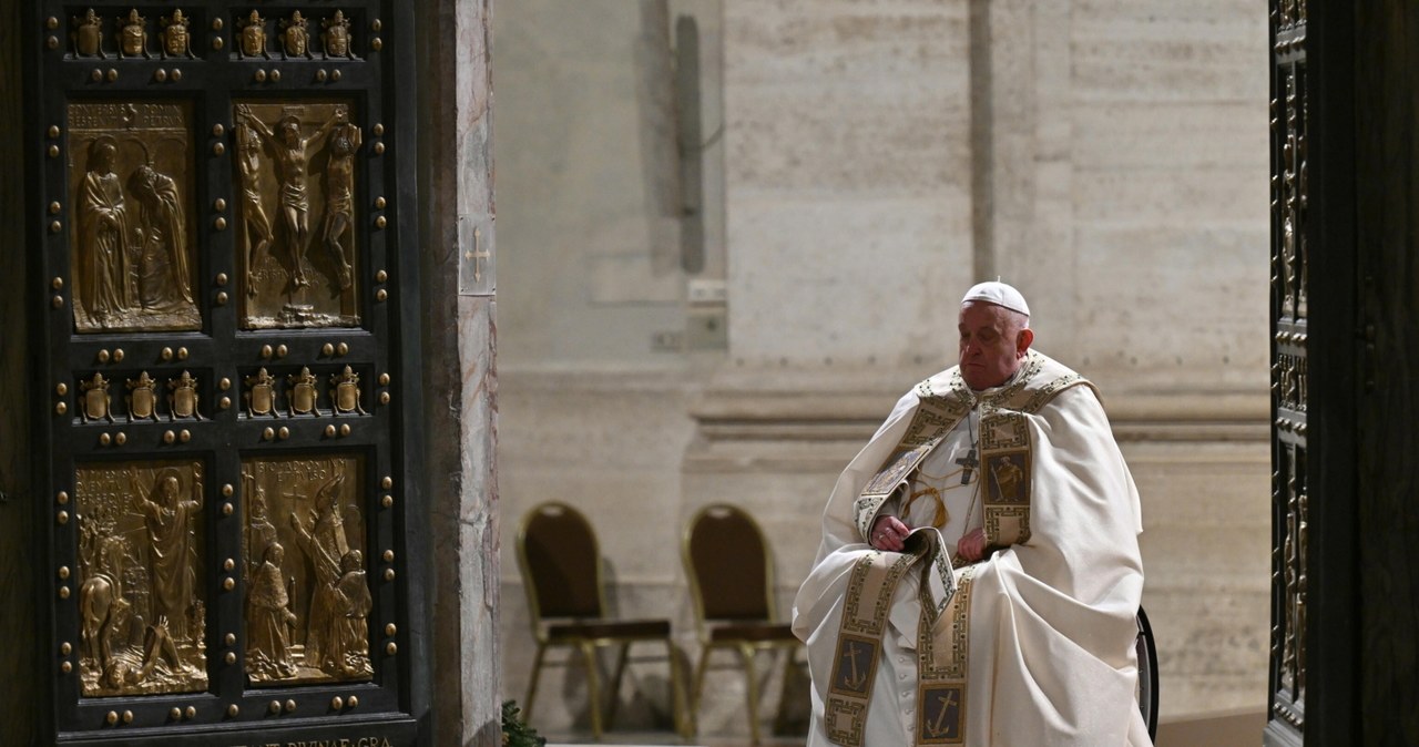 Pasterka w Watykanie. Papież Franciszek: Nadzieja nie umarła, jest żywa