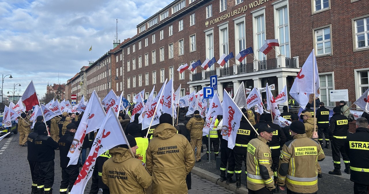 Protest pracowników służb mundurowych w Gdańsku