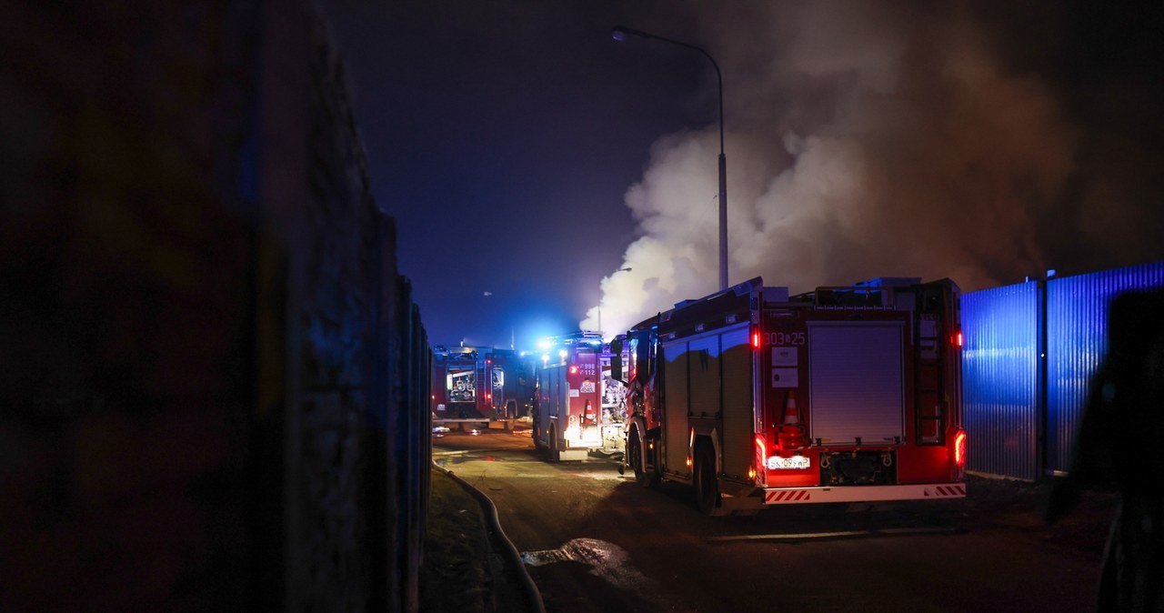 Pożar składowiska odpadów koło Radomska