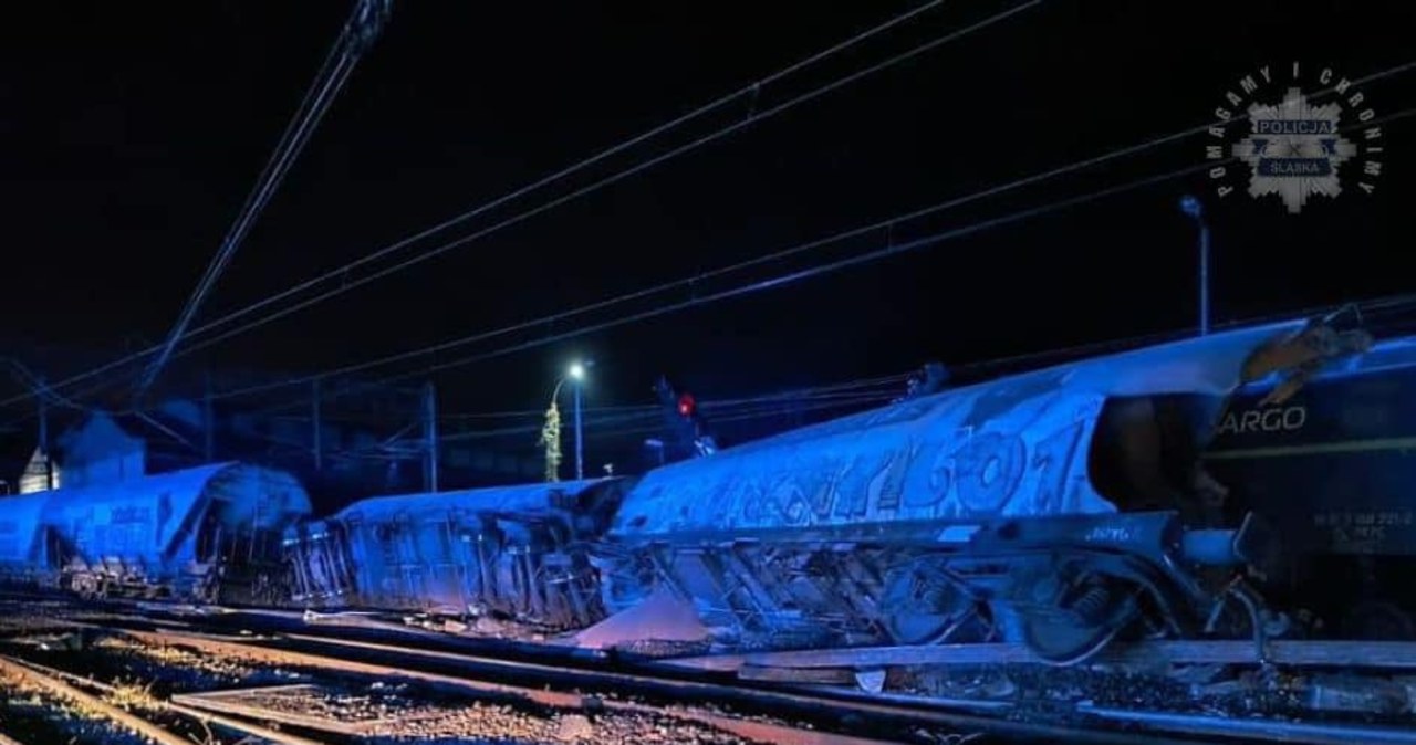 Zderzenie pociągów na Śląsku. Jedna osoba trafiła do szpitala