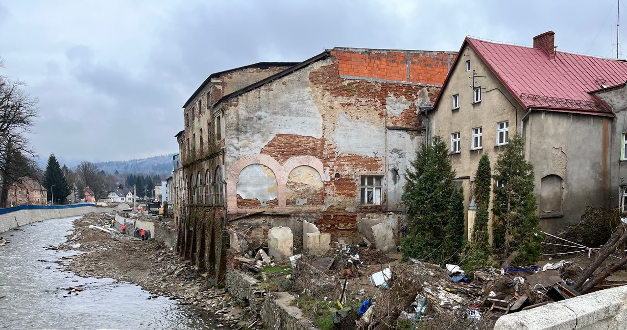 "Zapomniani ludzie, zapomniane firmy". Mijają dwa miesiące od powodzi